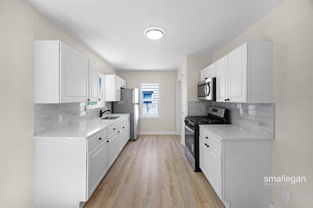 885 Oak Avenue, Muskegon, MI 49442