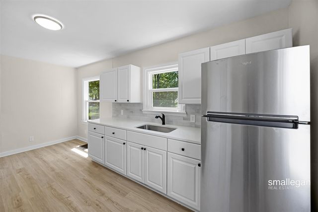 885 Oak Avenue, Muskegon, MI 49442