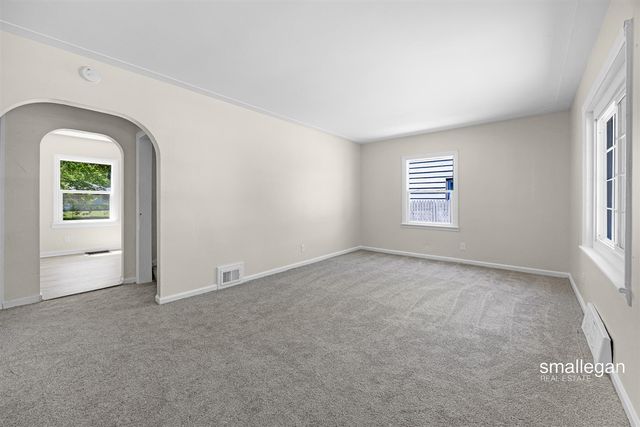 885 Oak Avenue, Muskegon, MI 49442