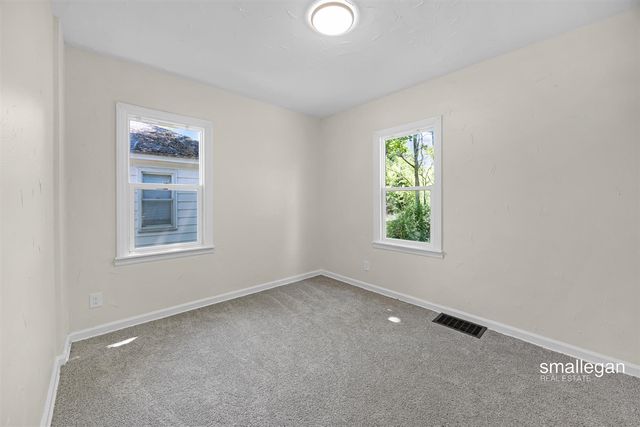 885 Oak Avenue, Muskegon, MI 49442