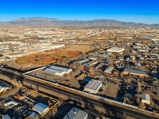 3821 Commercial Street NE, Albuquerque, NM 87107