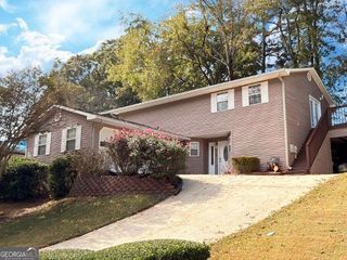 1083 TO LANI FARM Road, Stone Mountain, GA 30083