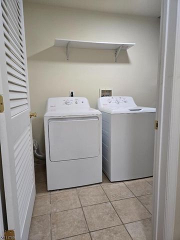 206 Pinelli Dr, Piscataway Twp., NJ 08854