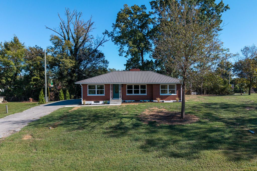 74 Summit, Burnside, KY 42519