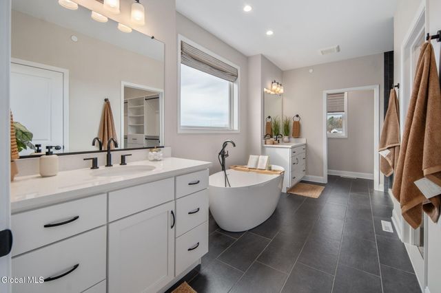 18 Dahlia Drive, Clifton Park, NY 12065