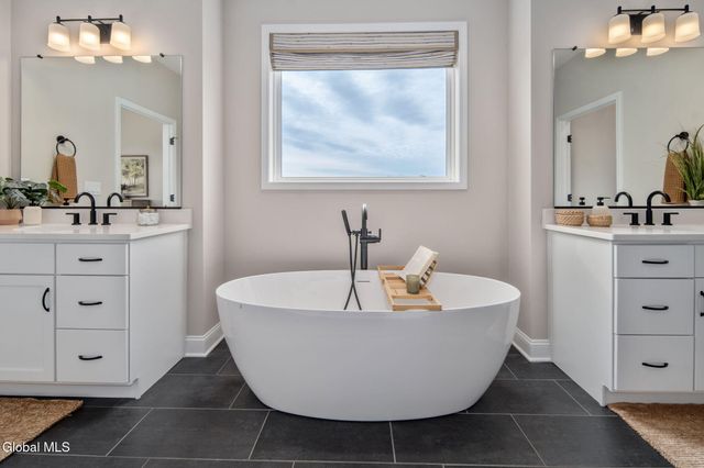 18 Dahlia Drive, Clifton Park, NY 12065