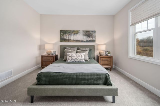 18 Dahlia Drive, Clifton Park, NY 12065