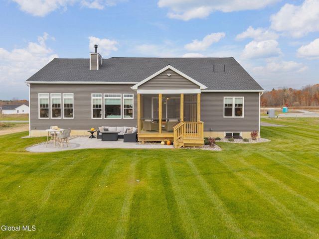 18 Dahlia Drive, Clifton Park, NY 12065