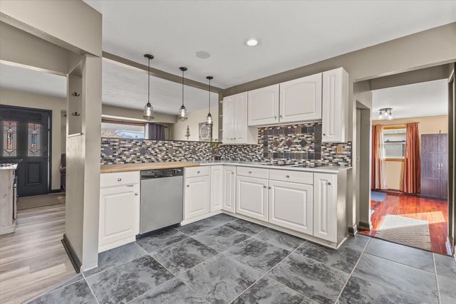 4871 N 108th STREET, Milwaukee, WI 53225