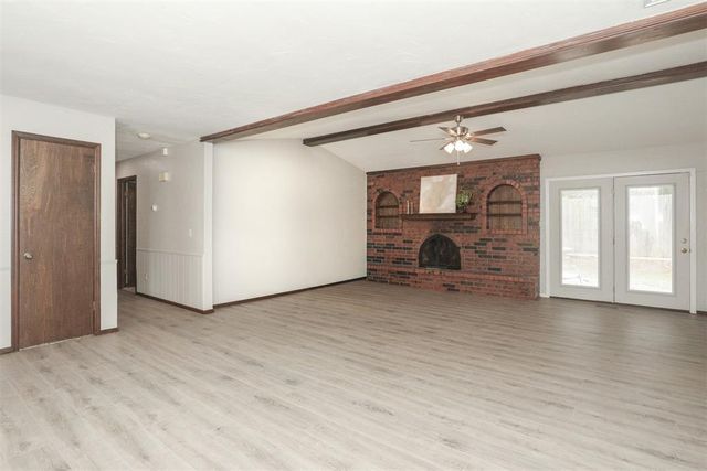 1814 E Sherwood Terrace, Mustang, OK 73064