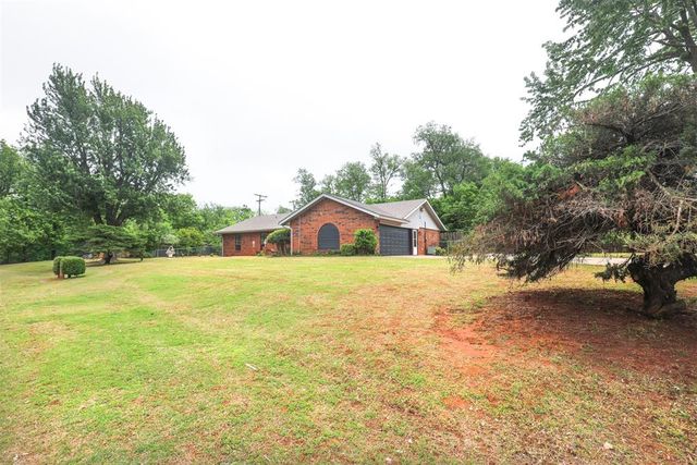 1814 E Sherwood Terrace, Mustang, OK 73064