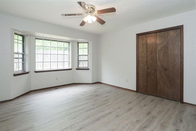 1814 E Sherwood Terrace, Mustang, OK 73064