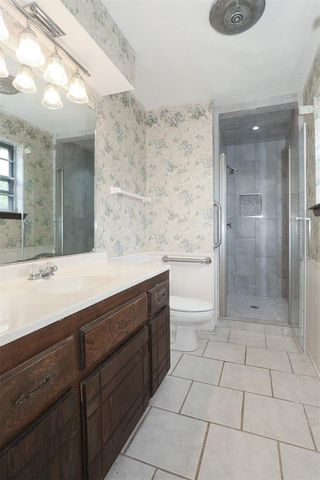 1814 E Sherwood Terrace, Mustang, OK 73064