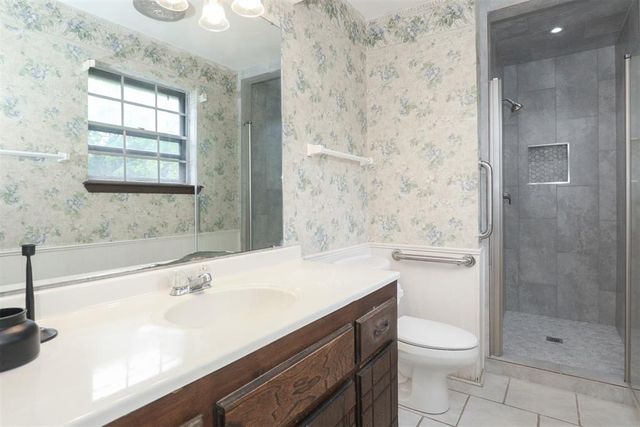 1814 E Sherwood Terrace, Mustang, OK 73064