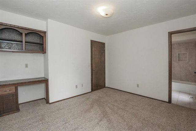 1814 E Sherwood Terrace, Mustang, OK 73064