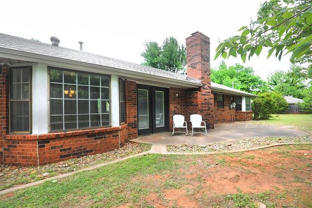 1814 E Sherwood Terrace, Mustang, OK 73064