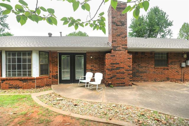 1814 E Sherwood Terrace, Mustang, OK 73064