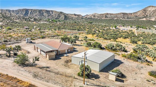 4426 E Oil Well, Phelan, CA 92371