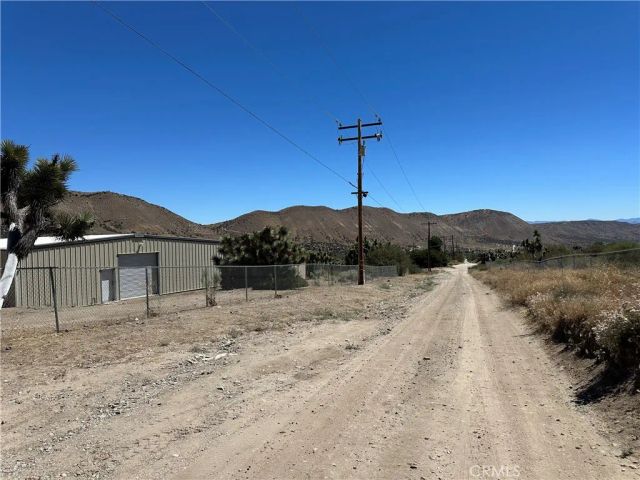 4426 E Oil Well, Phelan, CA 92371