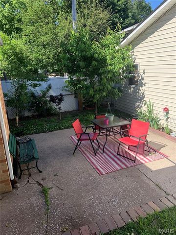 606 Monroe Street, East Alton, IL 62024