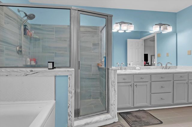 990 JESSICA LAUREN DR, Cordova, TN 38018