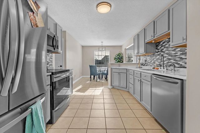 990 JESSICA LAUREN DR, Cordova, TN 38018