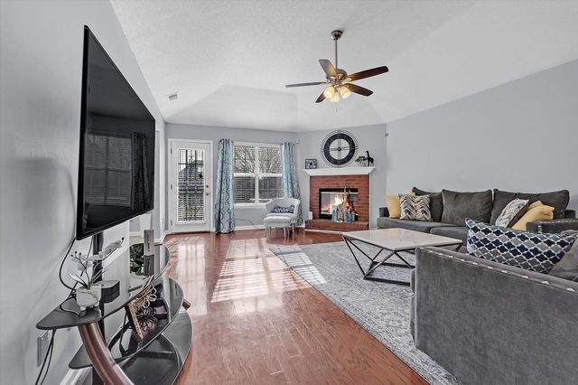 990 JESSICA LAUREN DR, Cordova, TN 38018