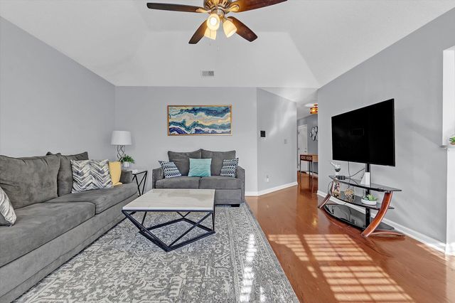 990 JESSICA LAUREN DR, Cordova, TN 38018