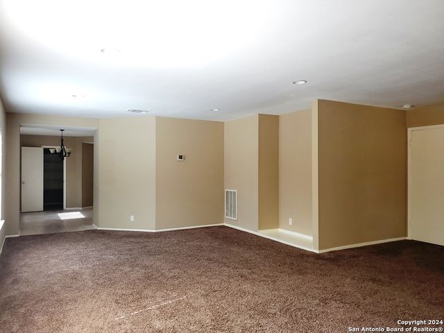 3207 SACKVILLE DR, San Antonio, TX 78247