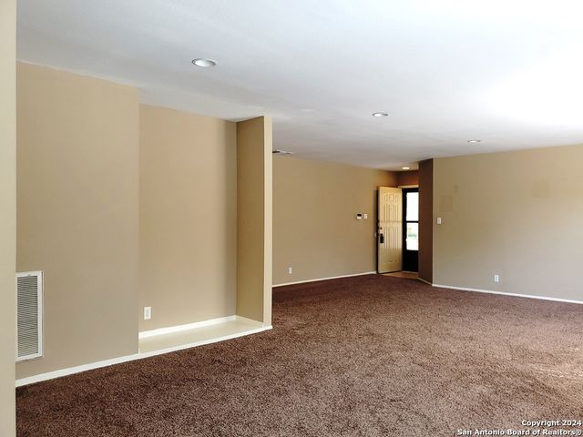 3207 SACKVILLE DR, San Antonio, TX 78247