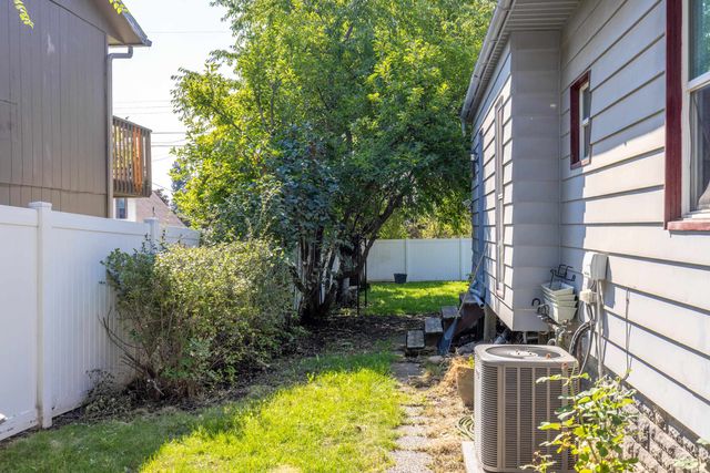 824 E Gordon Ave, Spokane, WA 99207