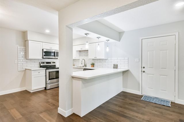 10202 Elmhurst Street, Houston, TX 77075