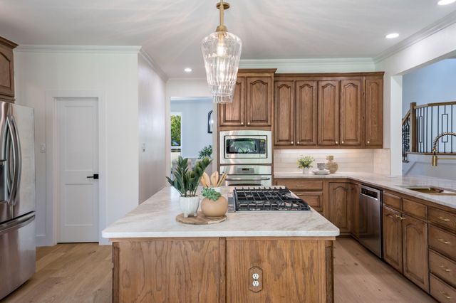 890 Topaz Lane, Oak Point, TX 75068