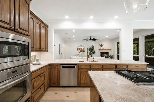 890 Topaz Lane, Oak Point, TX 75068
