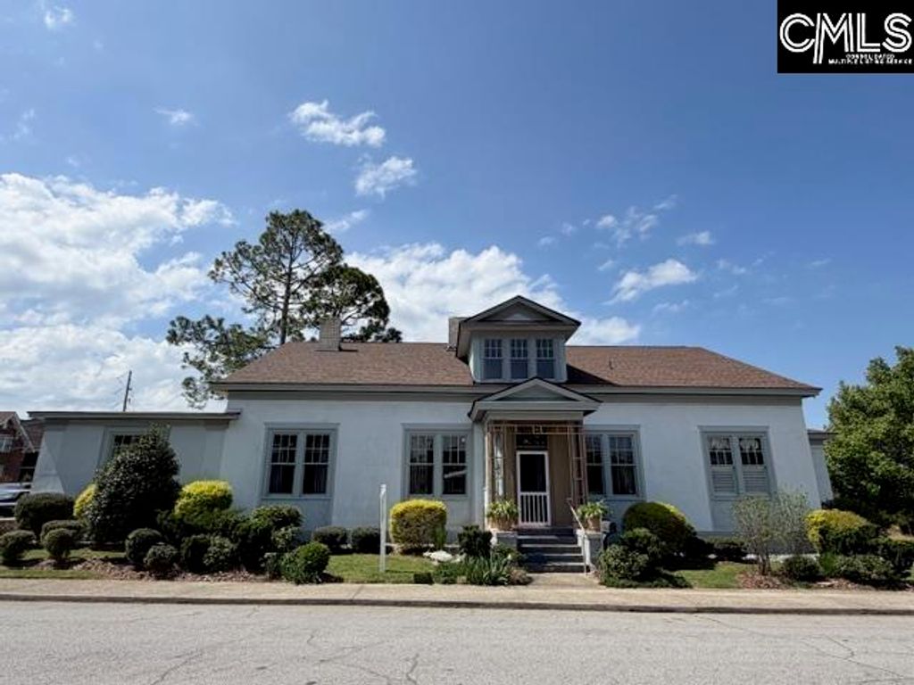 909 College Street, Newberry, SC 29108