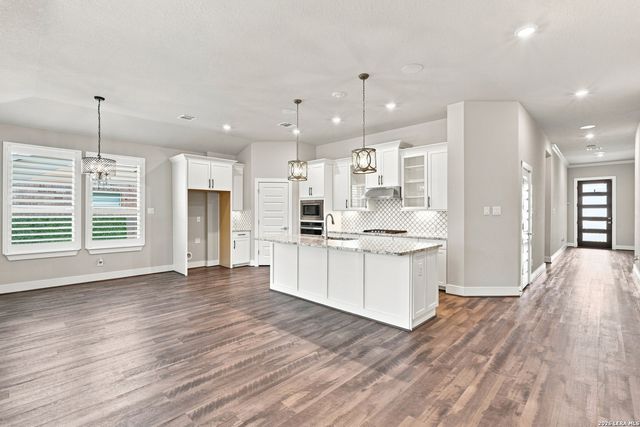 24203 Dante Circle, San Antonio, TX 78261
