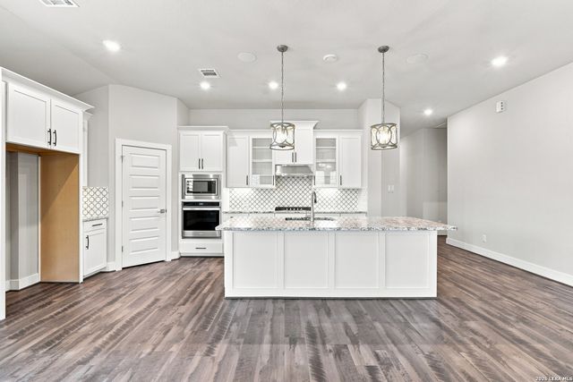 24203 Dante Circle, San Antonio, TX 78261