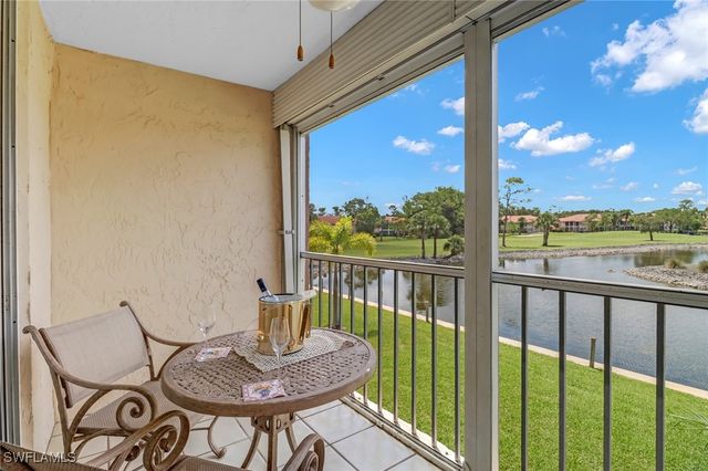 190 Turtle Lake CT 6, Naples, FL 34105