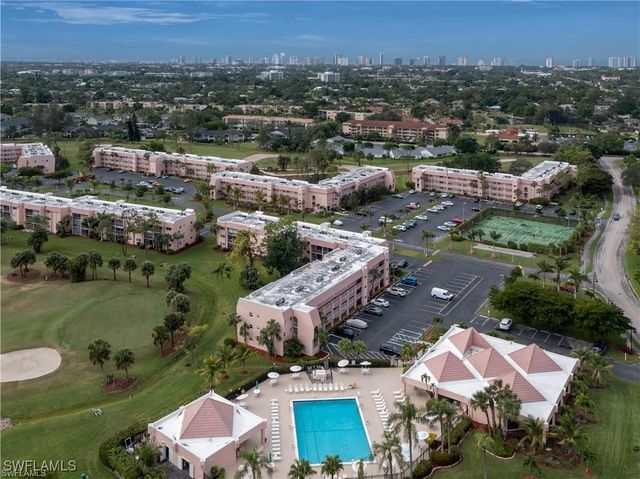 190 Turtle Lake CT 6, Naples, FL 34105