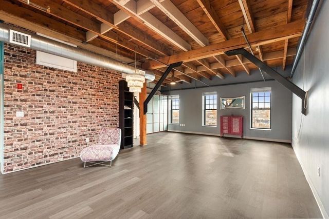 60 Dudley St 32, Chelsea, MA 02150