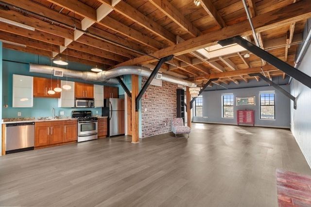 60 Dudley St 32, Chelsea, MA 02150