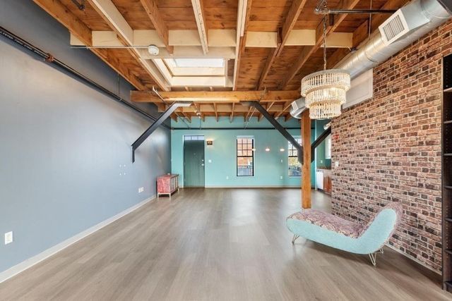 60 Dudley St 32, Chelsea, MA 02150