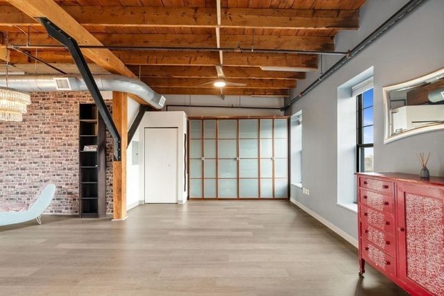 60 Dudley St 32, Chelsea, MA 02150