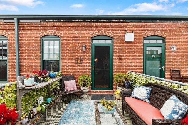 60 Dudley St 32, Chelsea, MA 02150