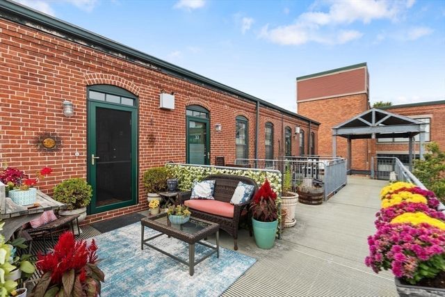 60 Dudley St 32, Chelsea, MA 02150