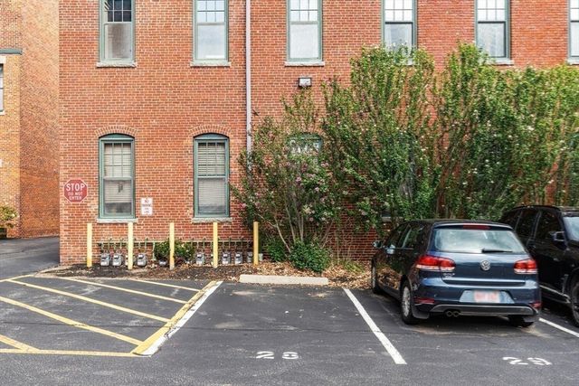 60 Dudley St 32, Chelsea, MA 02150