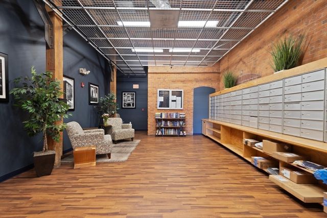 60 Dudley St 32, Chelsea, MA 02150