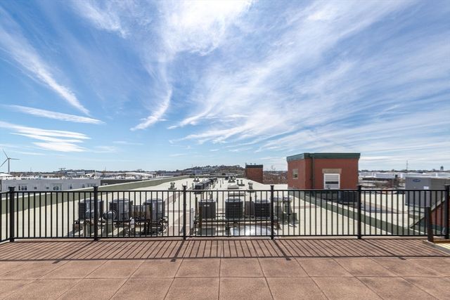 60 Dudley St 32, Chelsea, MA 02150