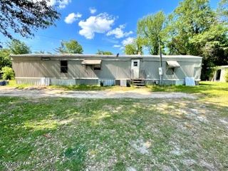2820 Barnes Street, Marianna, FL 32448