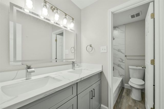 22 Cozumel Circle, Galveston, TX 77554